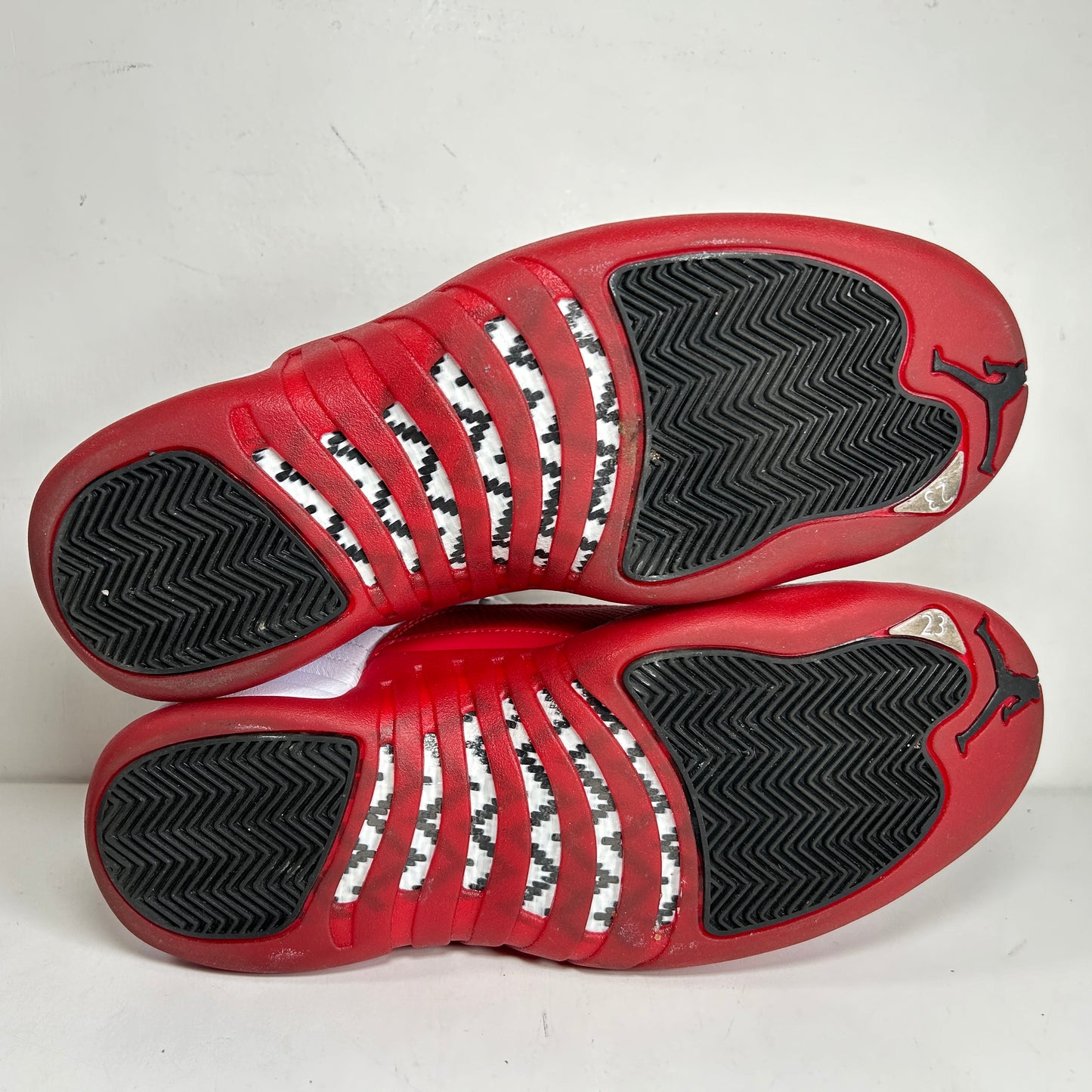 CT8013 116 Jordan 12 Retro Cherry (2023) [USED] - 9.5 M (Used4)