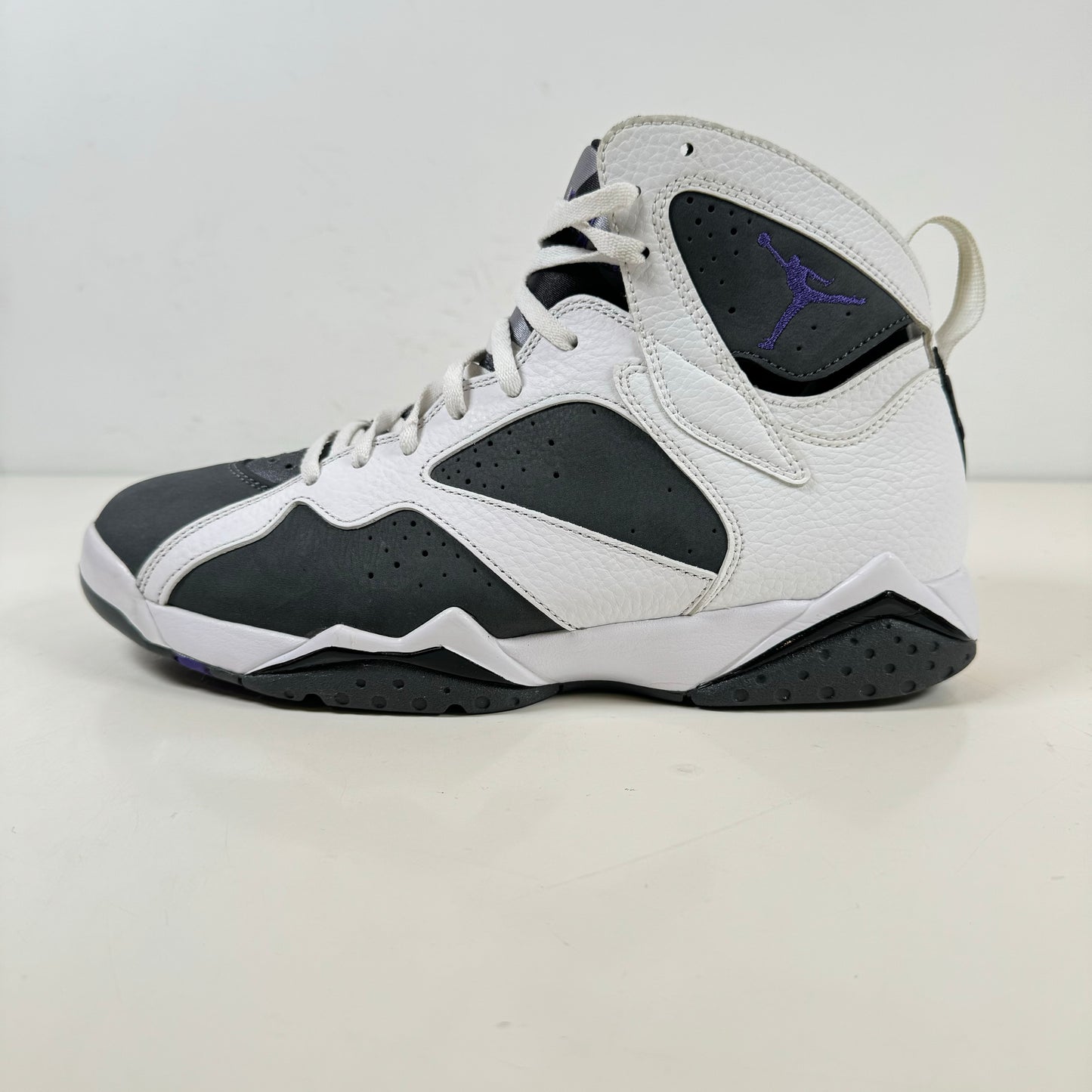 CU9307 100 Jordan 7 Flint [USED] - 10.5 M (Used)