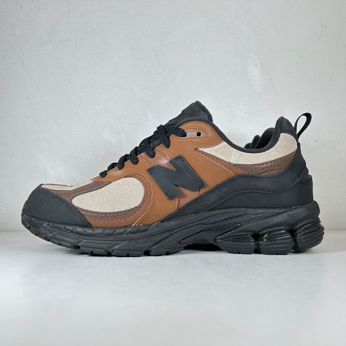 M2002RBC New Balance 2002R The Basement Earth Brown [USED] - 8 M (Used)
