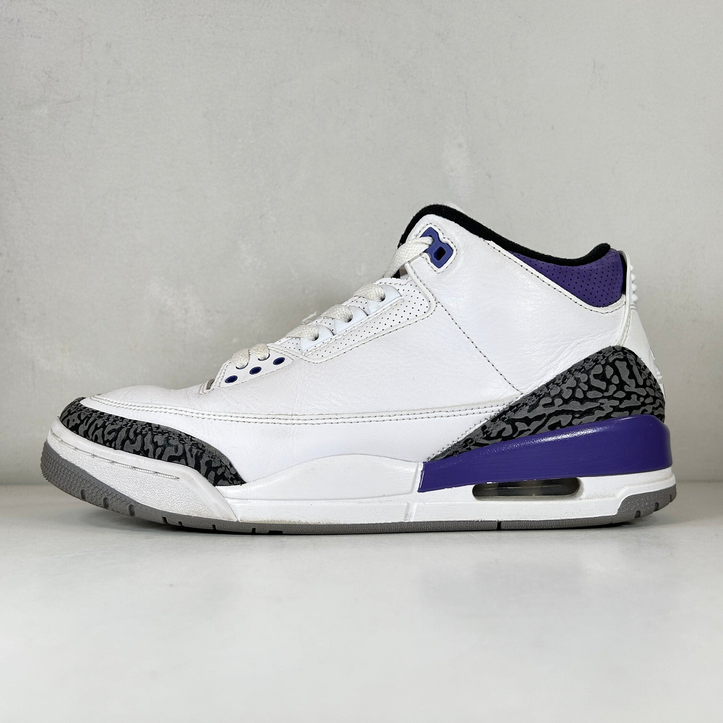 CT8532 105 Jordan 3 Retro Dark Iris [USED] - 10 M (Used)