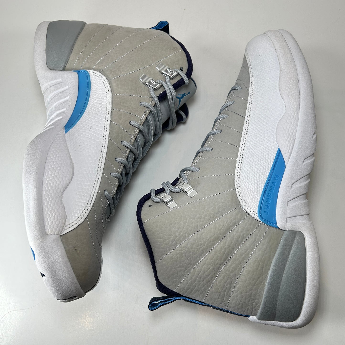 130690 007 Jordan 12 Retro Grey University Blue [CONDITIONAL] - 10 M (Scratch on Toe Box)