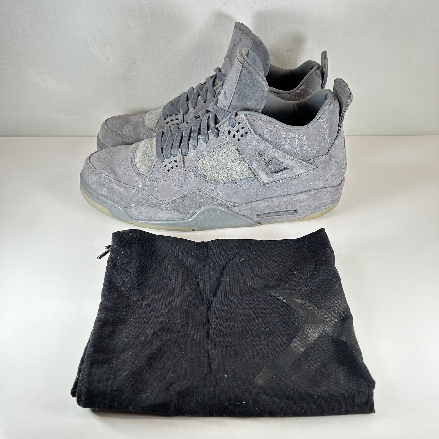 930155 003 Jordan 4 Kaws Gris