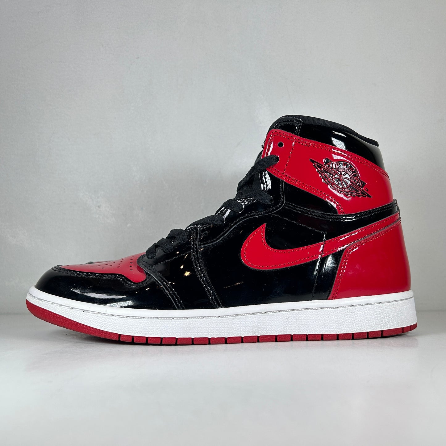 555088 063 Jordan 1 Retro High OG Patent Bred [USED] - 10.5 M (Used2)