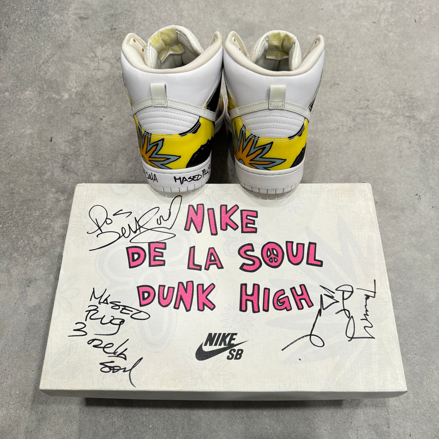 748751 177 Nike SB Dunk High De La Soul (2015) [Autographed] - 12 M (Autographed)