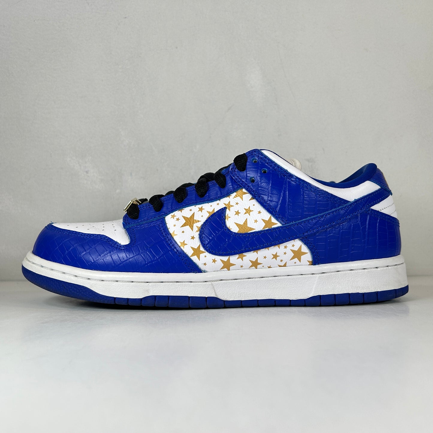 DH3228 100 Nike SB Dunk Low Supreme Stars Hyper Royal (2021) [USED] - 9.5 M (Used)