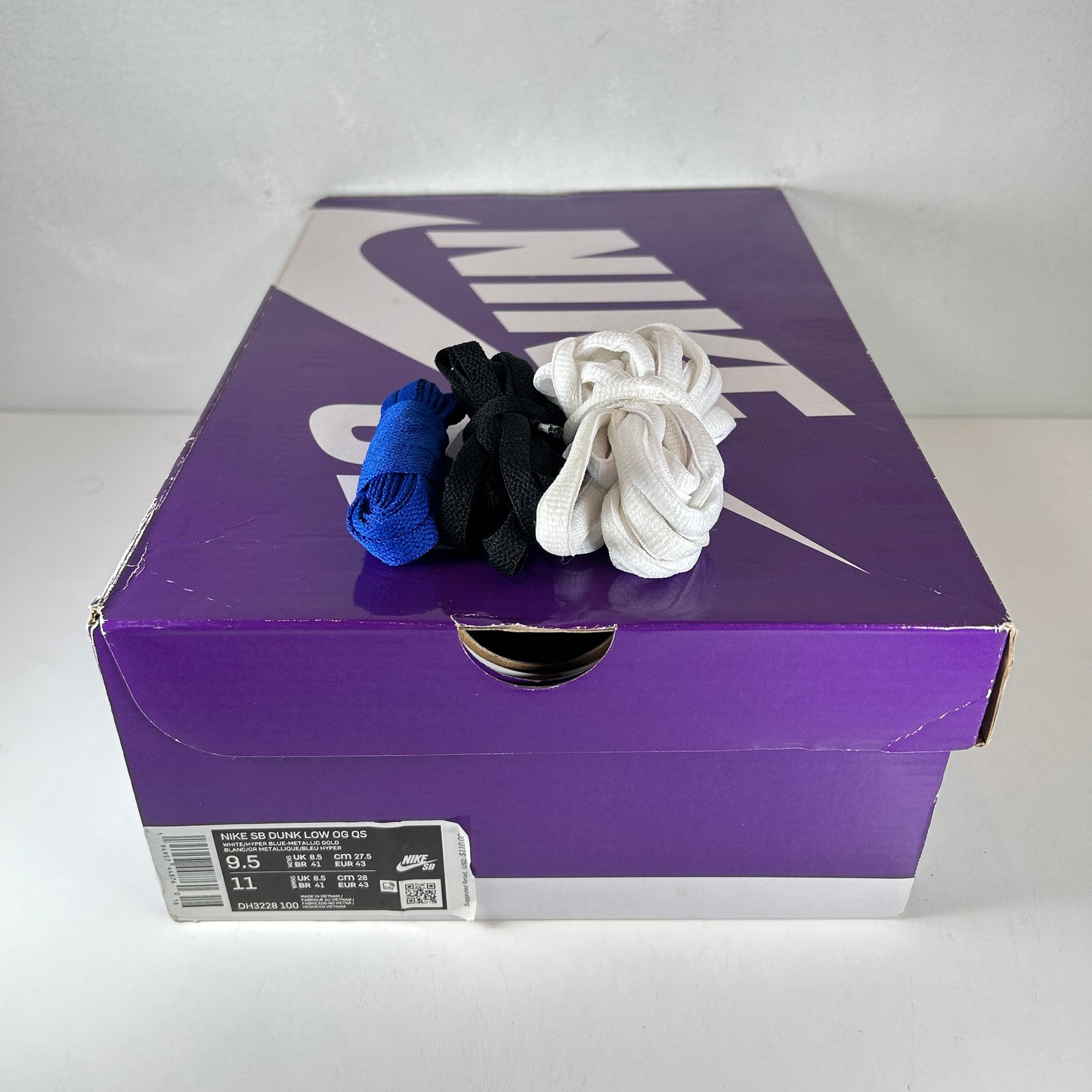 DH3228 100 Nike SB Dunk Low Supreme Stars Hyper Royal (2021) [USED] - 9.5 M (Used)