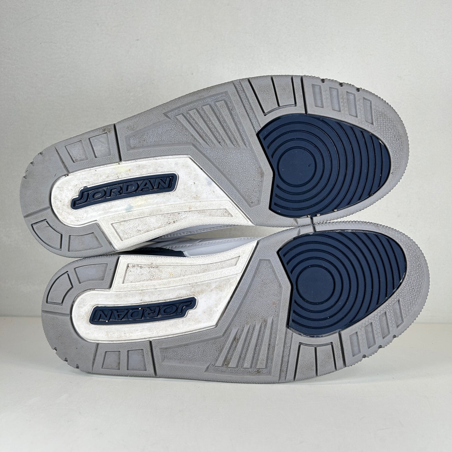 CT8532 140 Jordan 3 Retro Azul marino medianoche