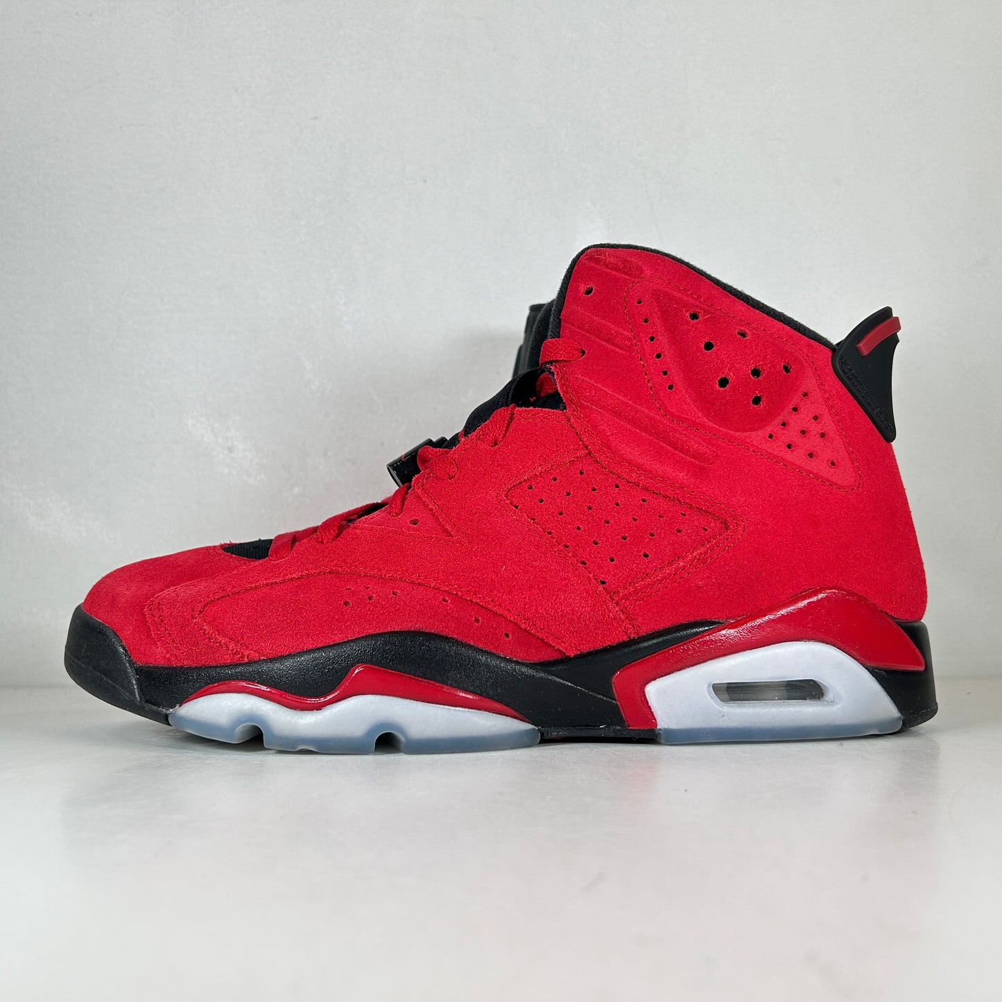 CT8529 600  Jordan 6 Retro Toro Bravo [USED] - 10.5 M (Used)