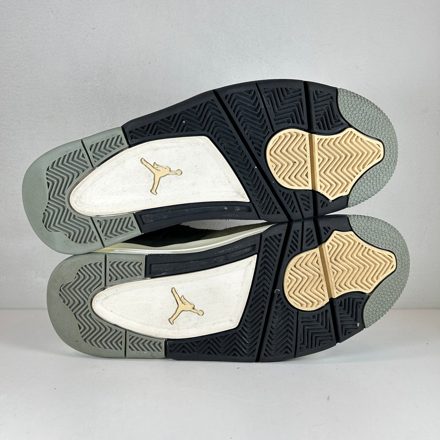 FB9927 200 Air Jordan 4 Craft Medium Olive [USED] - 9 M (Used) (No Insoles)