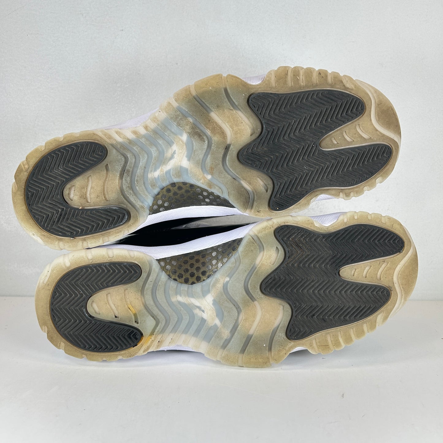 CT8012 170 Jordan 11 Retro DMP Defining Moments (2023) [USED] - 12 M (Used3)
