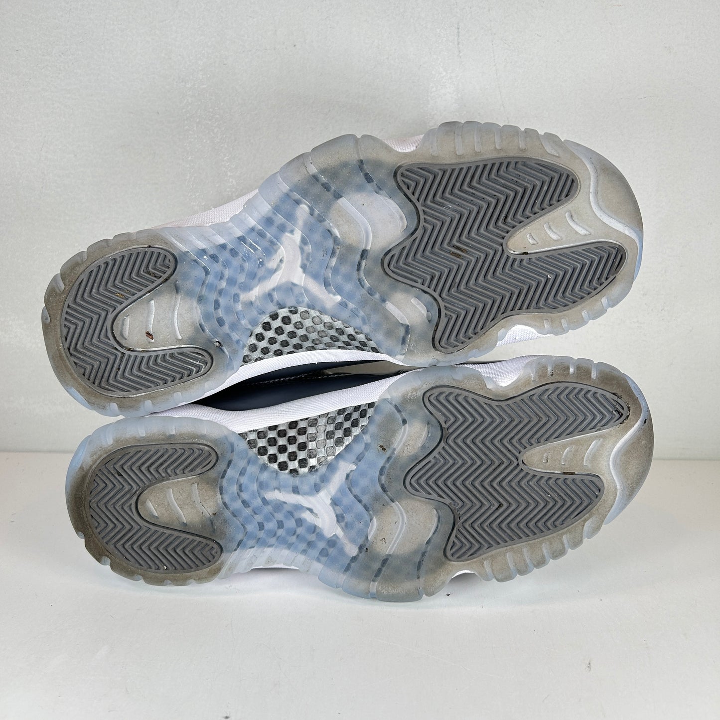 CT8012 005 Jordan 11 Retro Cool Grey (2021) [USED] - 8.5 M (Used2)