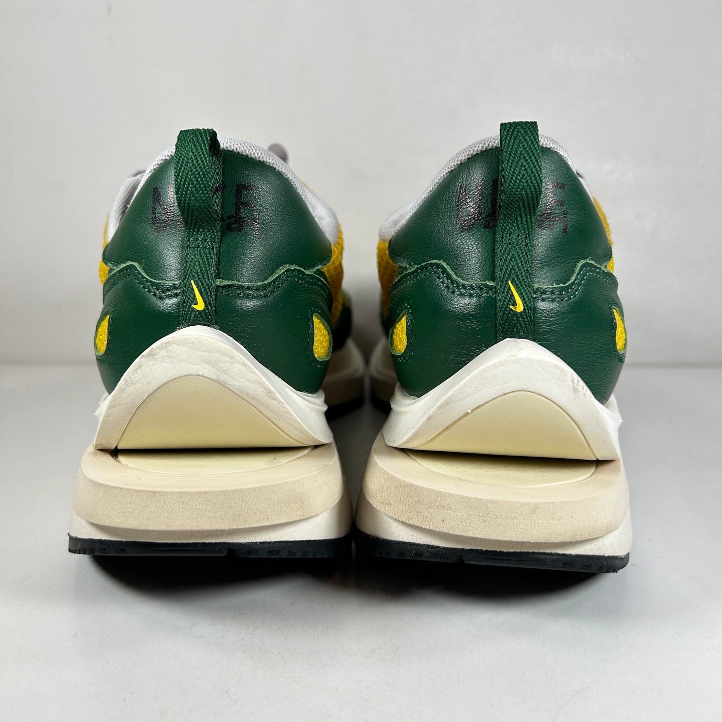 CV1363 700 Nike Vaporwaffle sacai Tour Yellow Stadium Green [USED] - 13 M (Used)