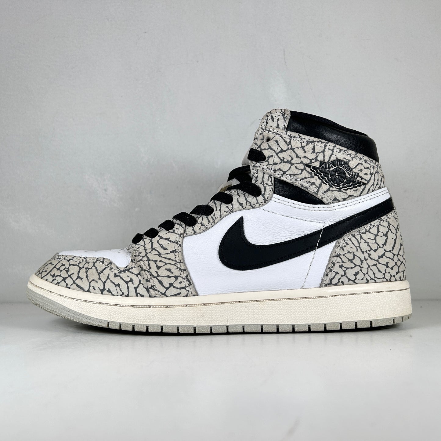 DZ5485 052 Jordan 1 Retro High OG White Cement [USED] - 8 M (Used)