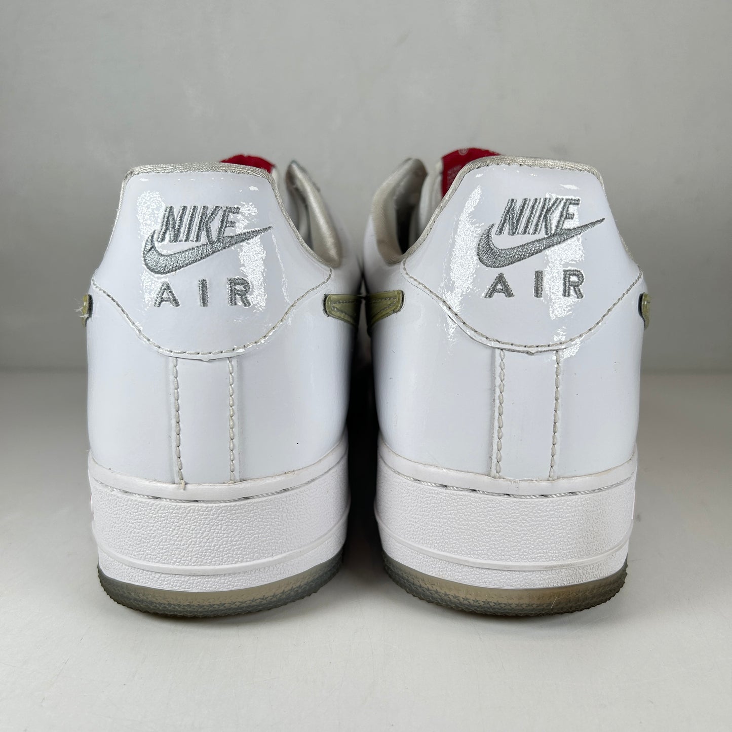 845053 105 Nike Air Force 1 Low Taiwan (2018) [USED] - 9 M (Used)