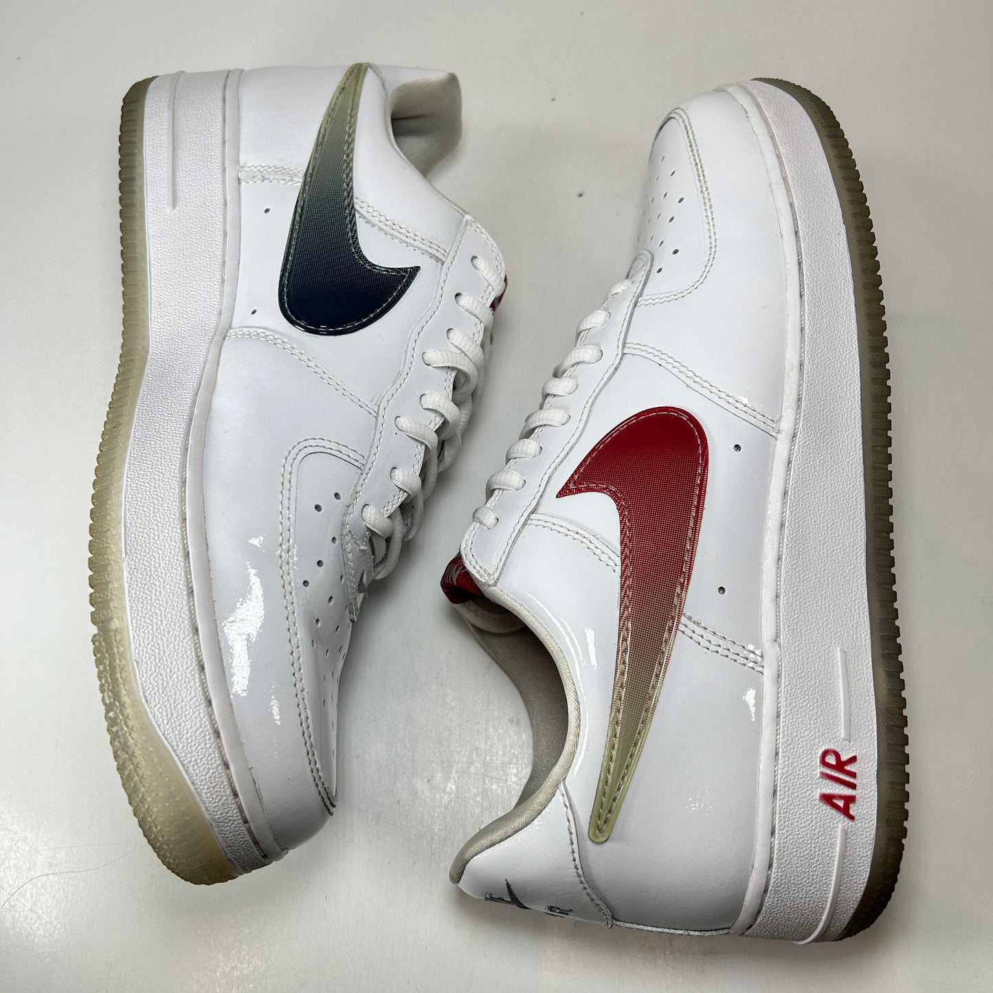 845053 105 Nike Air Force 1 Low Taiwan (2018) [USED] - 9 M (Used)