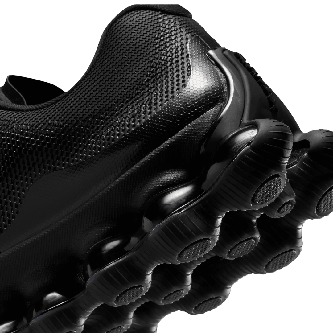 IQ7634 003 Nike Air Liquid Max Triple Black