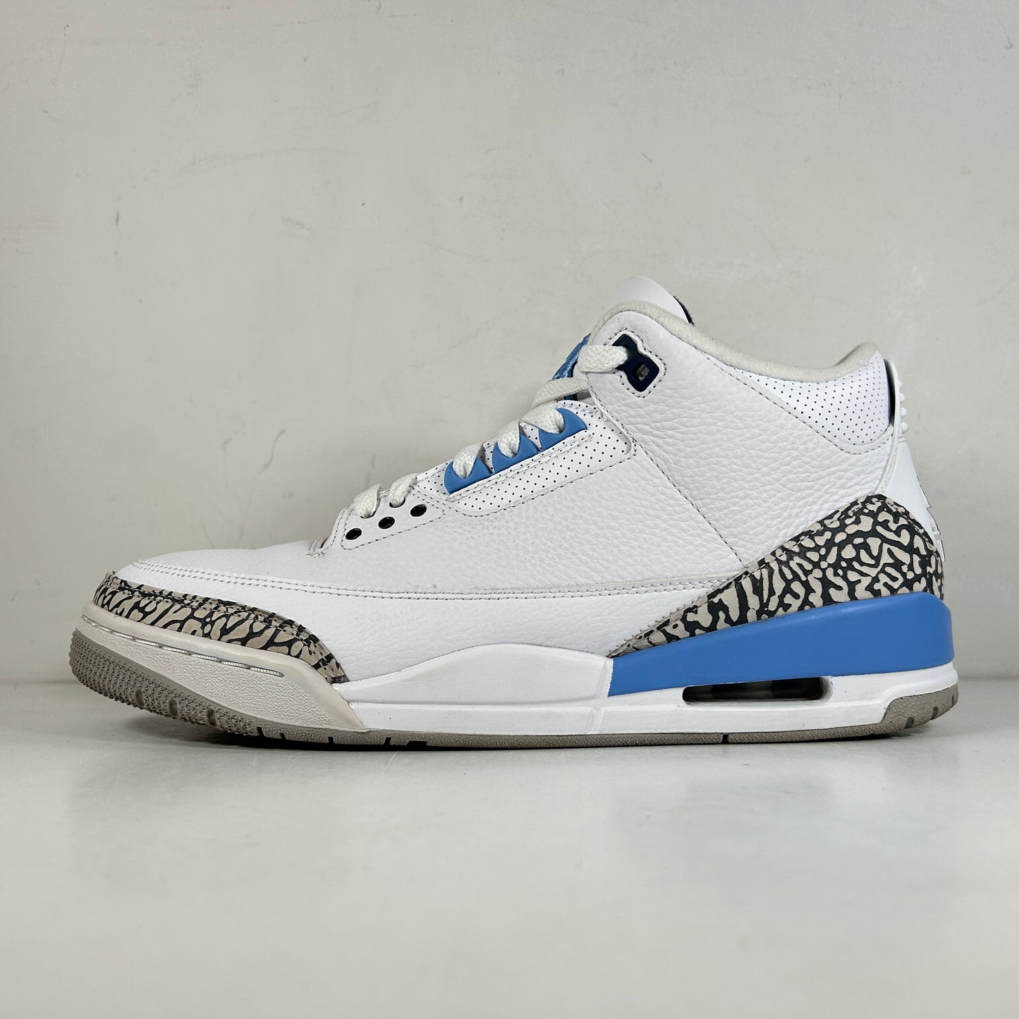 CT8532 104 Jordan 3 Retro UNC (2020) [USED] - 11 M (Used2)