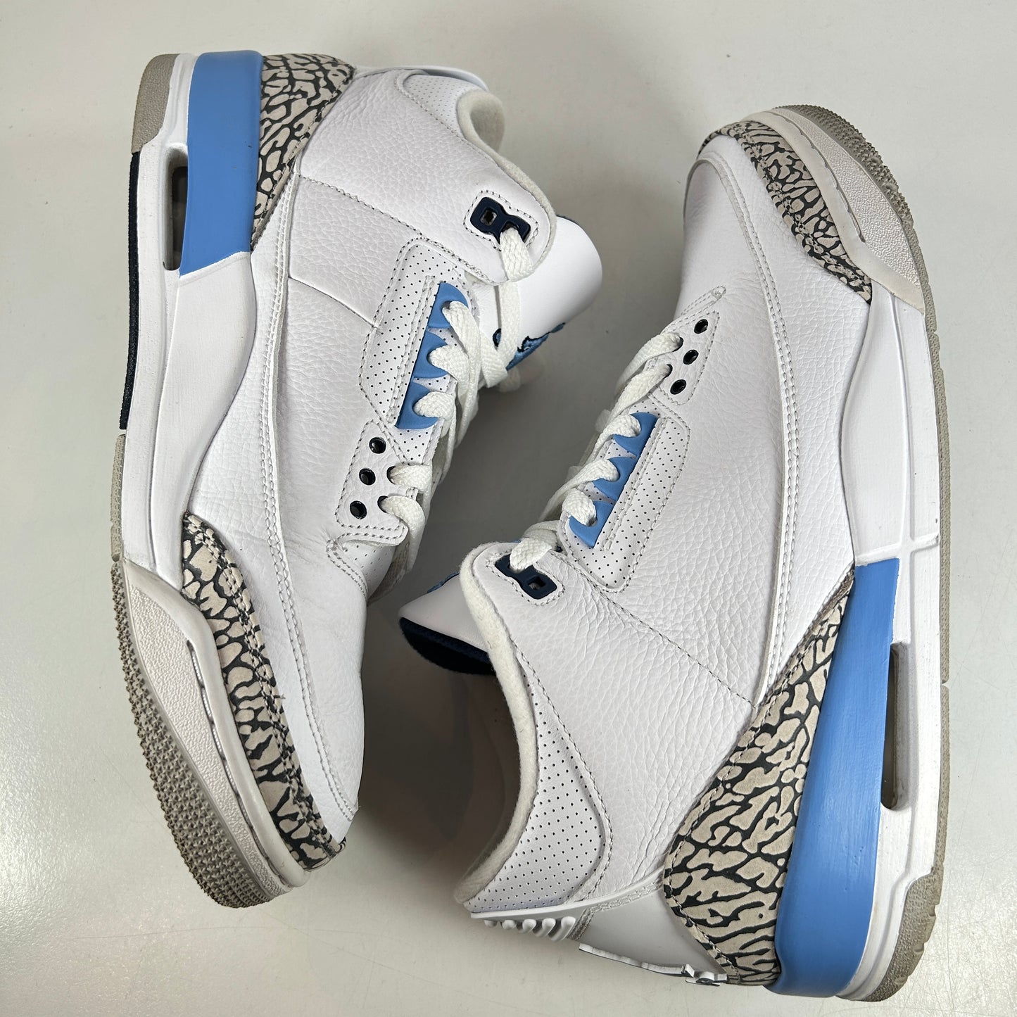 CT8532 104 Jordan 3 Retro UNC (2020) [USED] - 11 M (Used2)