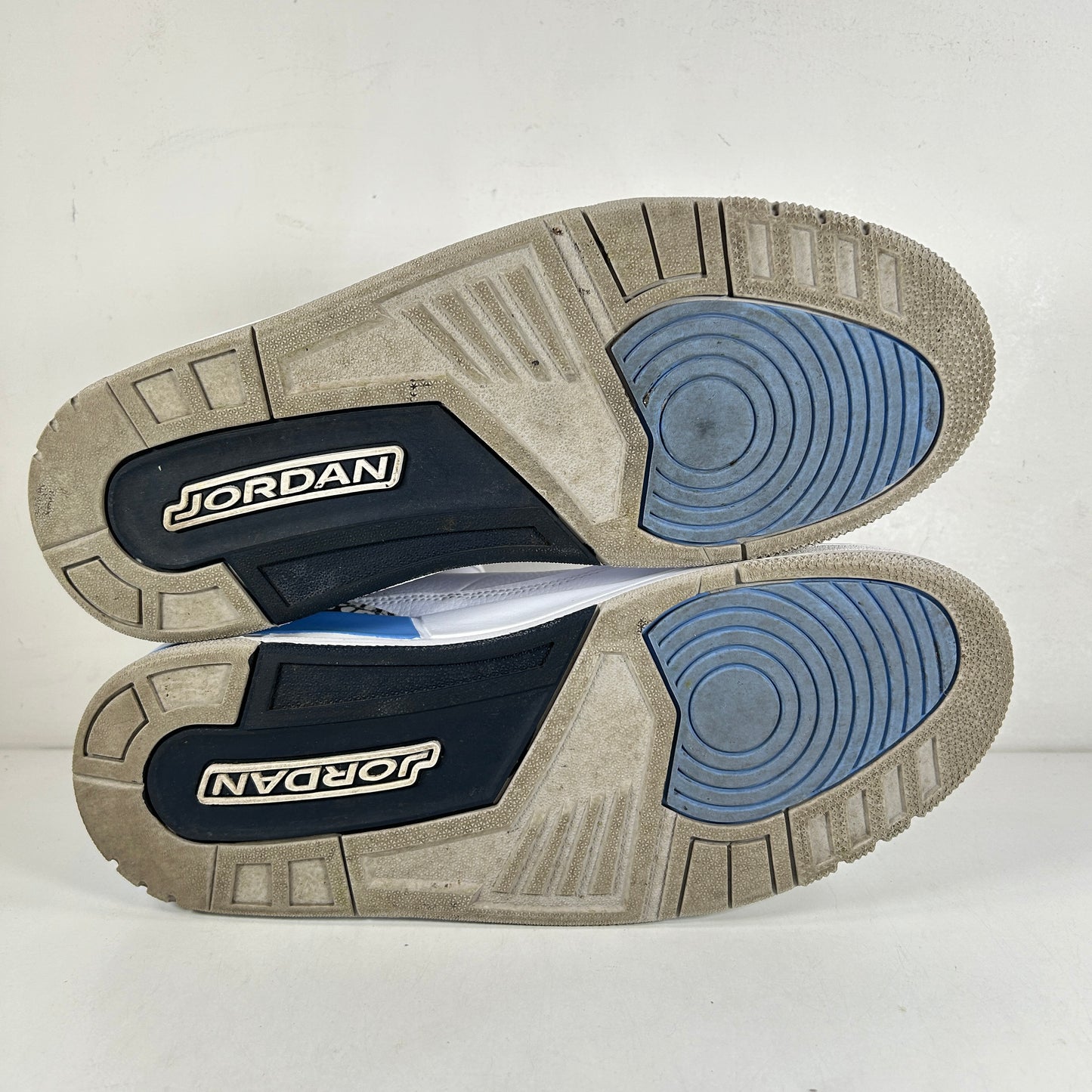 CT8532 104 Jordan 3 Retro UNC (2020) [USED] - 11 M (Used2)