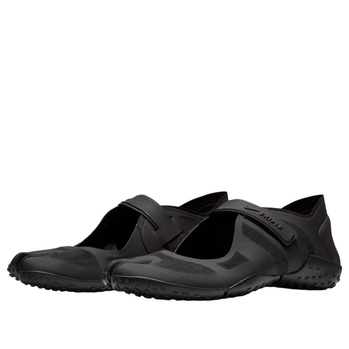 IO7694 001 Nike Rift Mesh SKIMS Black (Women's)