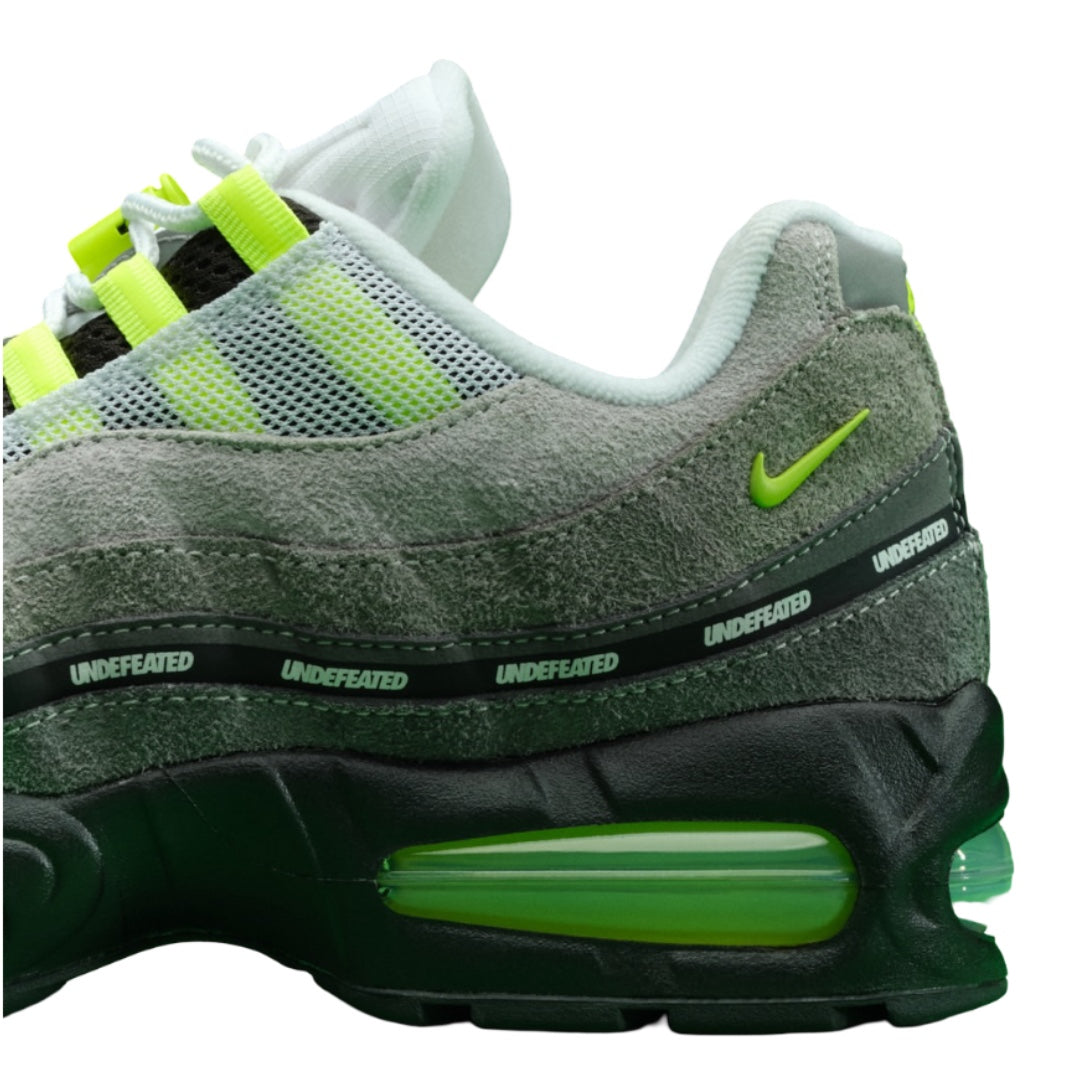 IB4523 004 Nike Air Max 95 SP Undefeated Geo NYC Neon