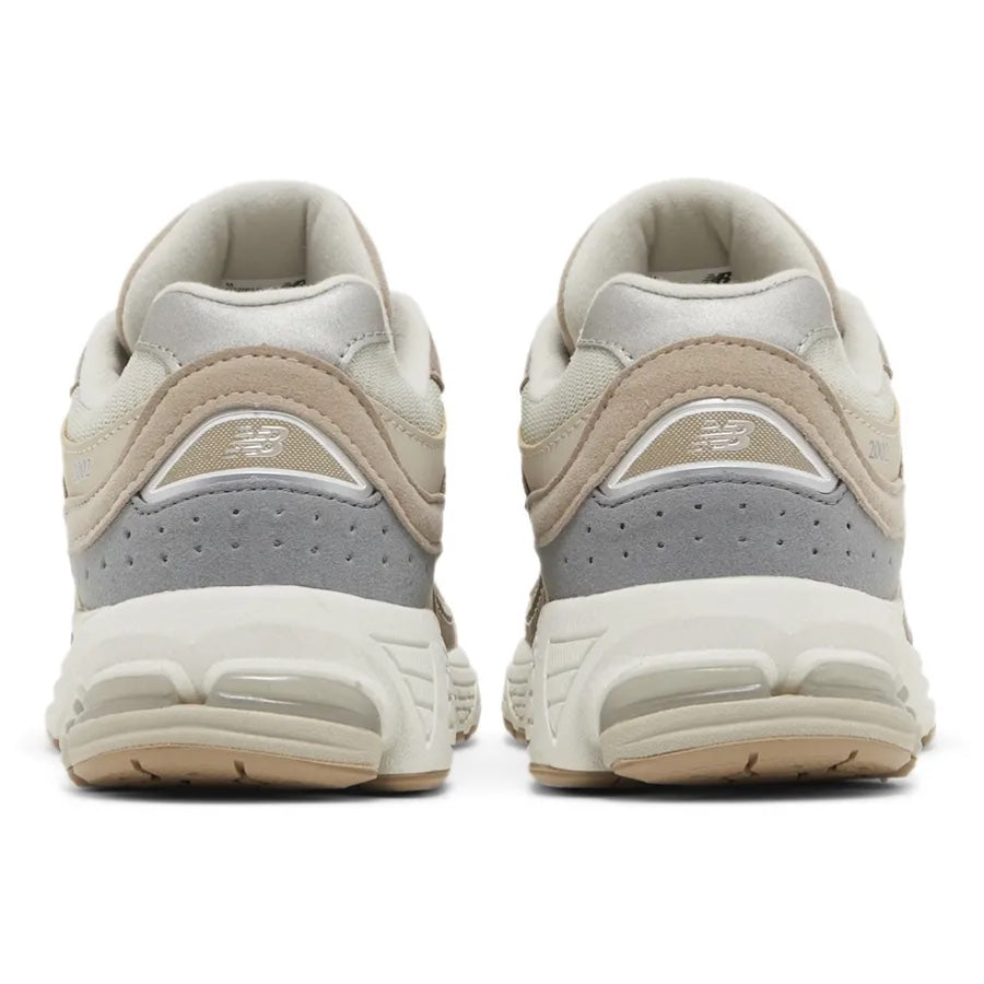 GC2002SI New Balance 2002R Timberwolf Mushroom (GS)