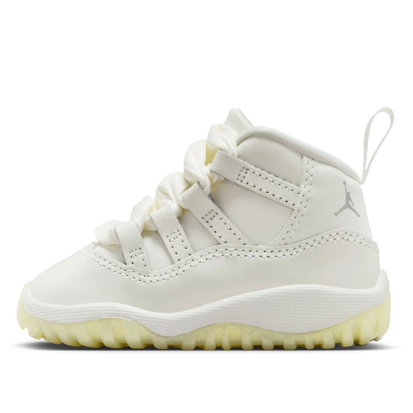 DO3856 110 Air Jordan 11 Retro Pearl (TD)