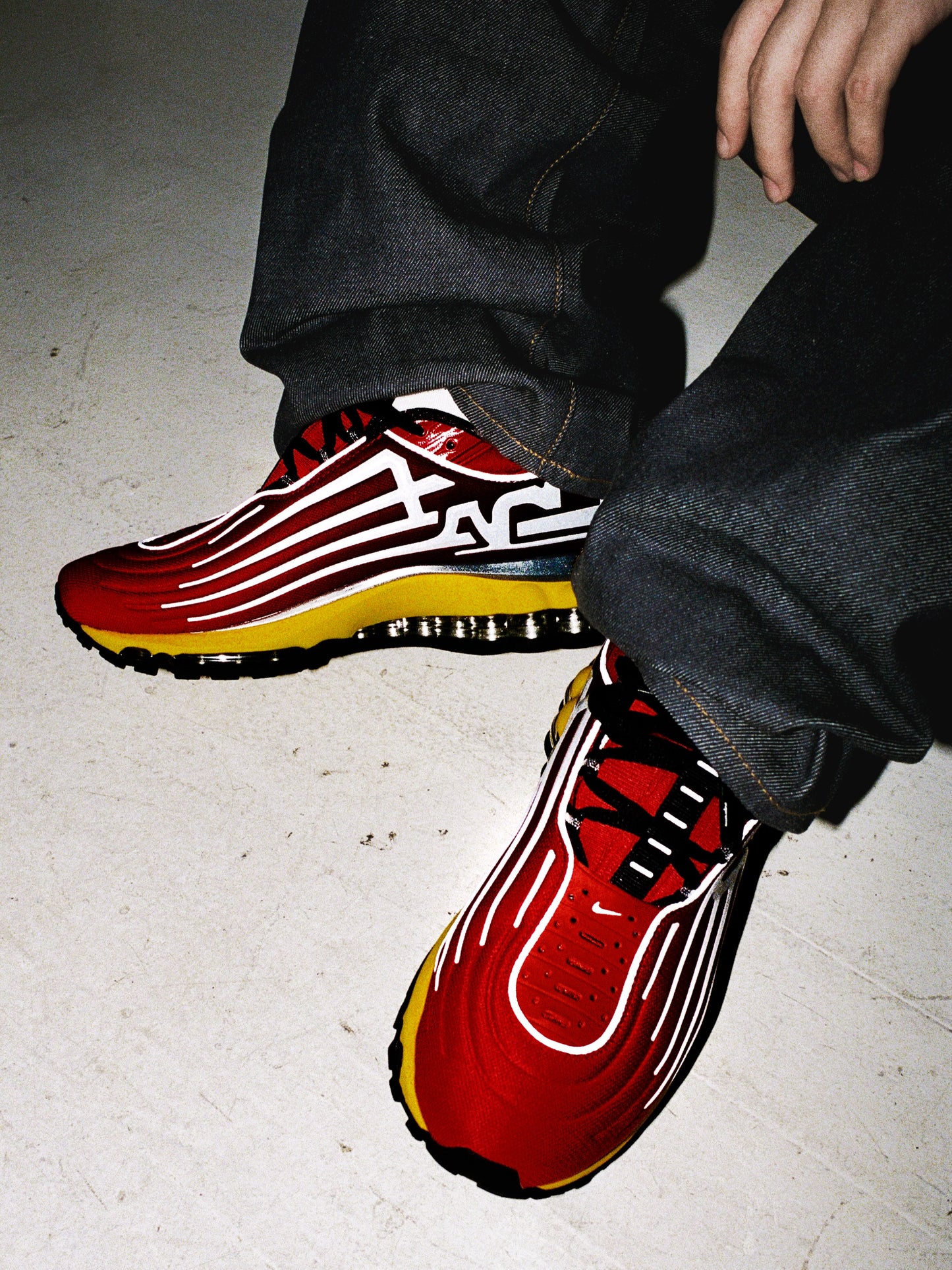 IM7412 600 Nike Air Max 2001 Air Ecstasy Supreme University Red