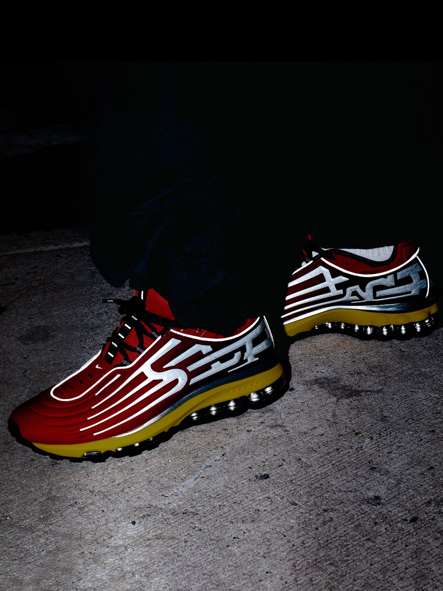 IM7412 600 Nike Air Max 2001 Air Ecstasy Supreme University Red