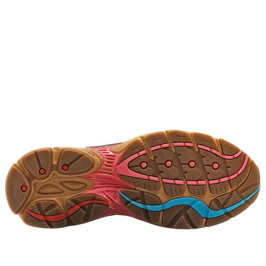 S70864 2 Saucony ProGrid Omni 9 Jae Tips To Do List Tan