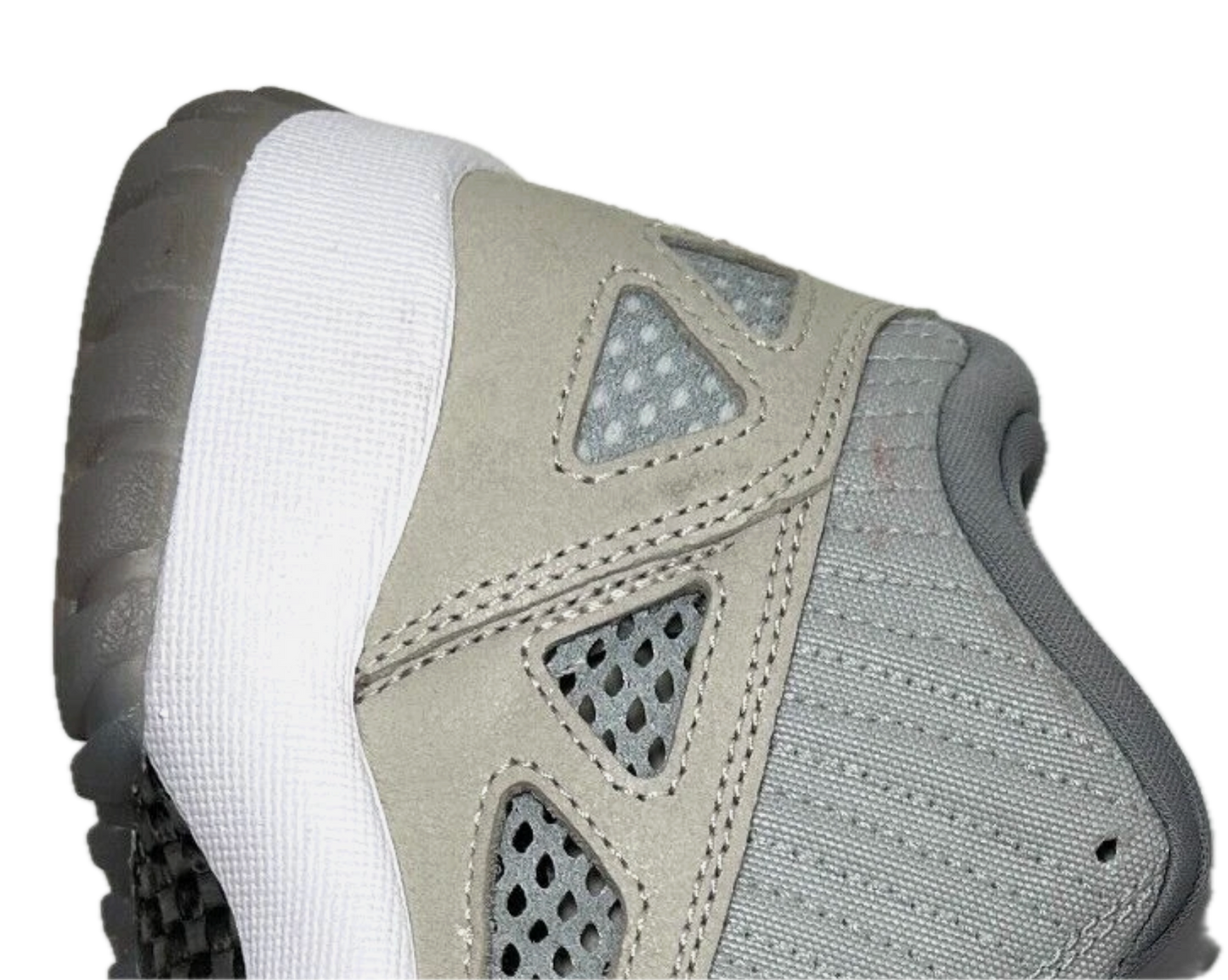 919712 102 Jordan 11 Retro Low IE Light Orewood Brown - 8 M (Mark on Left Shoe) (Damaged Box)