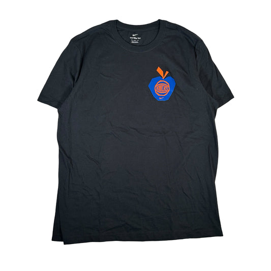 Nike Park & Shop NY Knicks Big Apple Tee Black