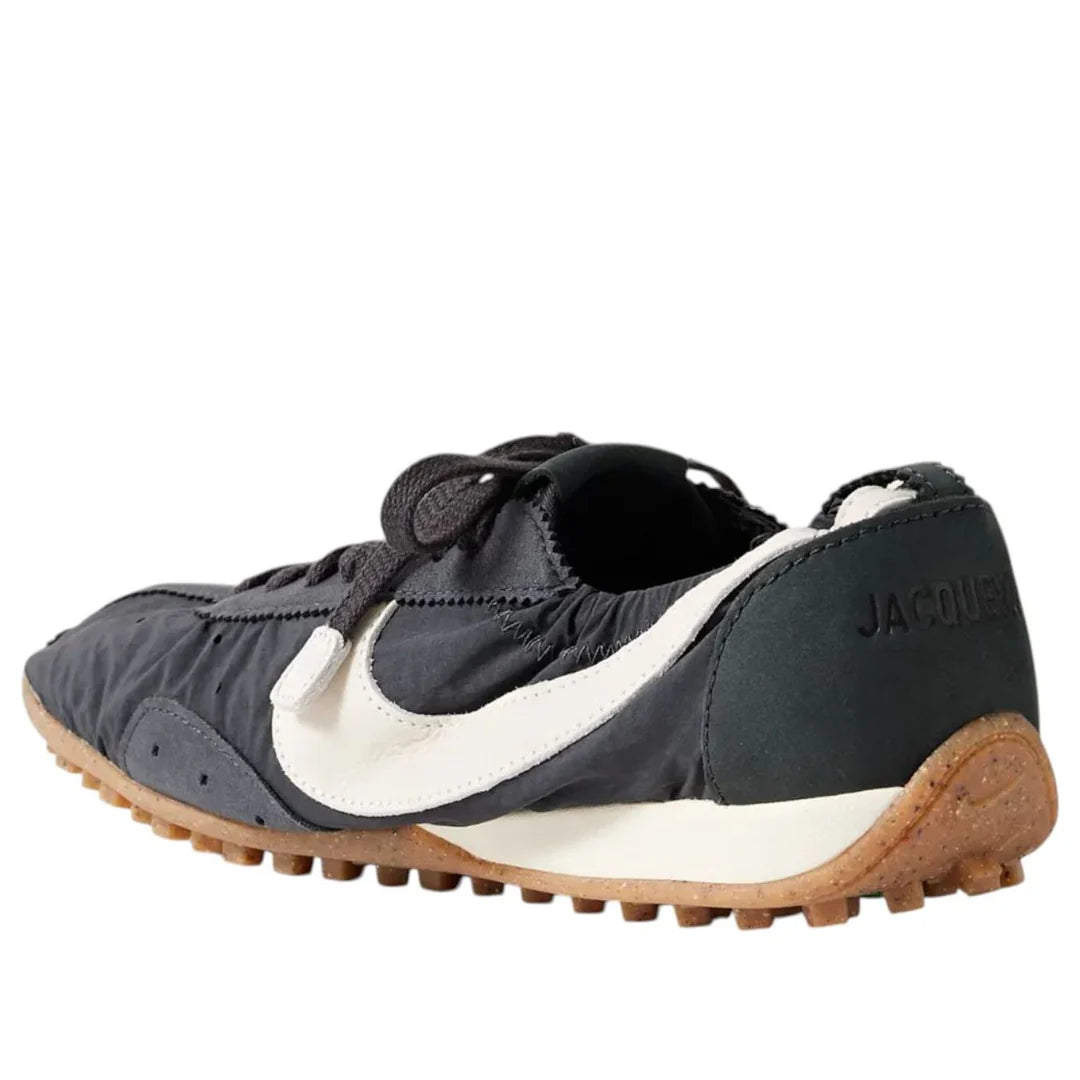 HV8547 001 Nike Moon Shoe SP Jacquemus Off Noir (Women's)