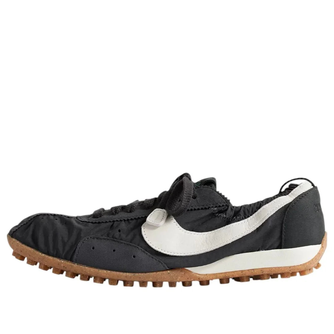 HV8547 001 Nike Moon Shoe SP Jacquemus Off Noir (Women's)