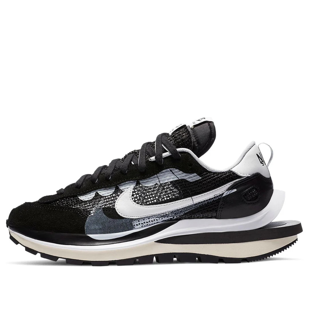 CV1363 001 Nike Vaporwaffle sacai Black White