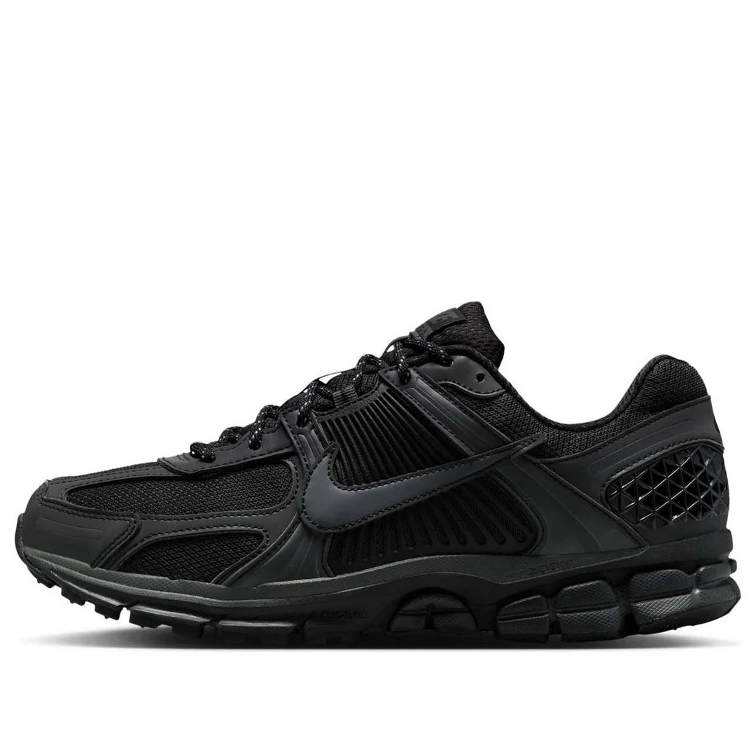 IM6597 001 Nike Zoom Vomero 5 Black Reflective