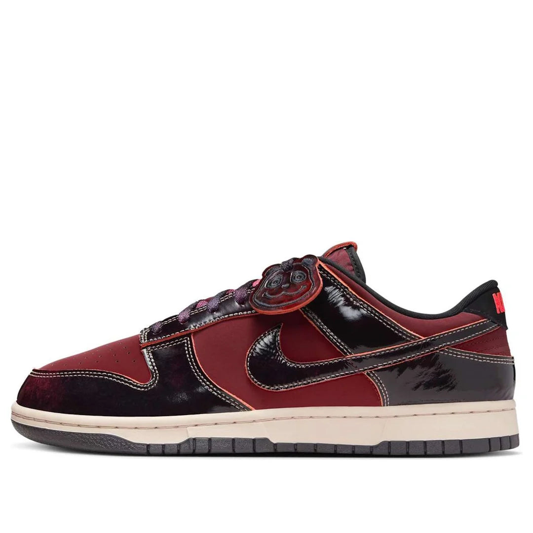 HQ1965 600 Nike Dunk Low SE Red Panda