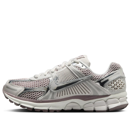 HV6417 001 Nike Zoom Vomero 5 Metallic Silver Platinum Violet (W)