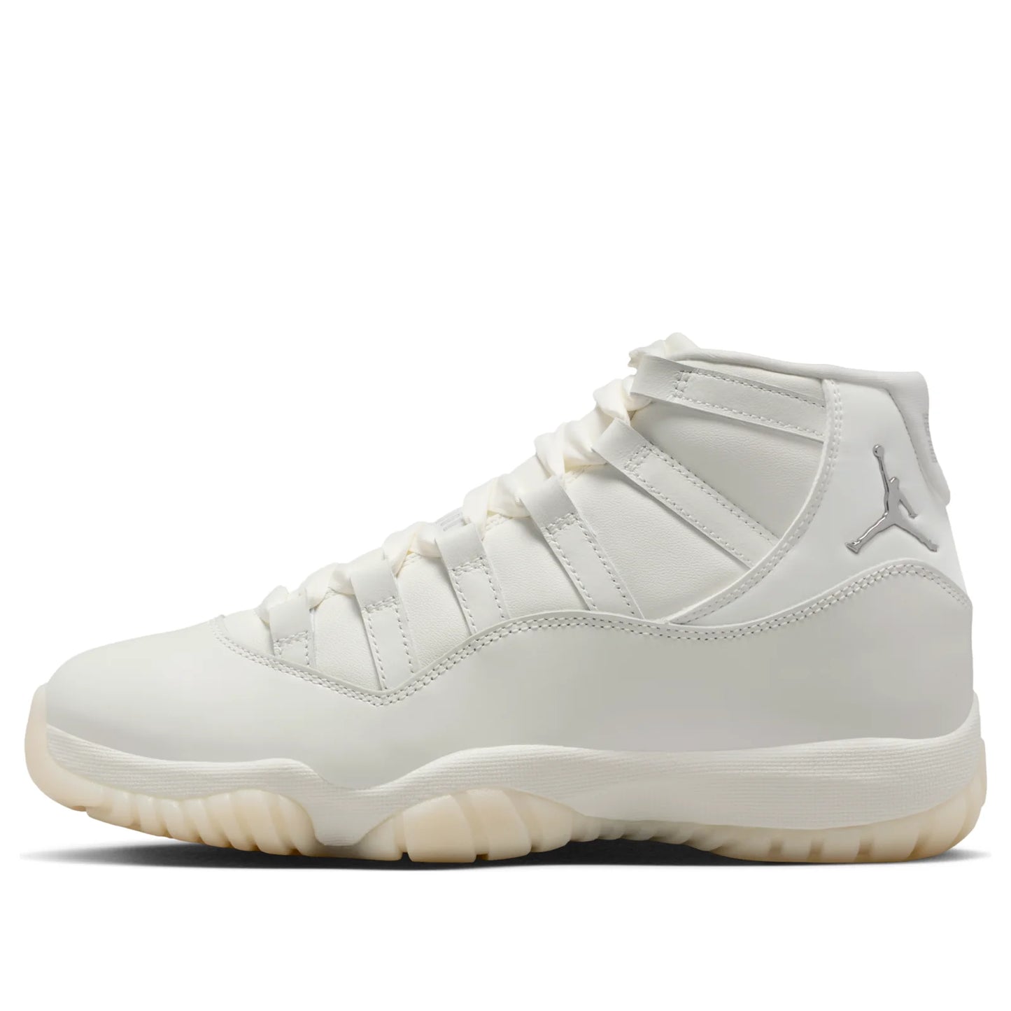 AR0715 110 Air Jordan 11 Retro Pearl (Women's)