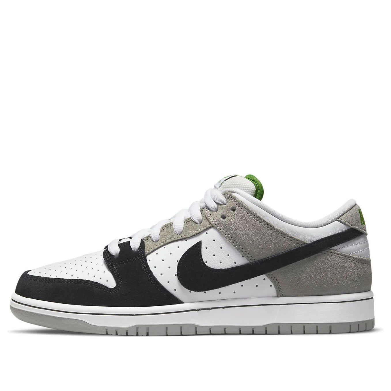 BQ6817 011 Nike SB Dunk Low Chlorophyll