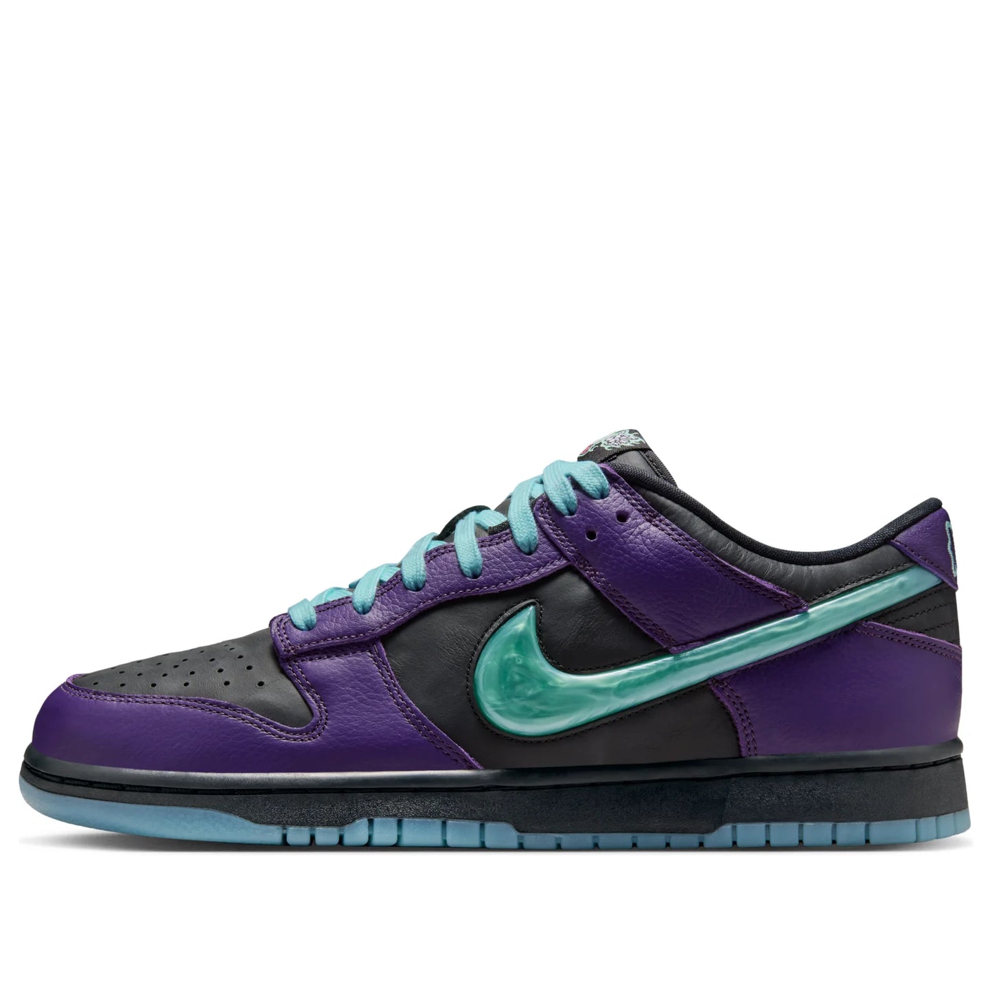IB2267 001 Nike Dunk Low LTD Wizard