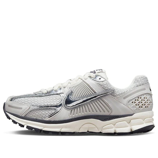 FD0884 025 Nike Zoom Vomero 5 Photon Dust Metallic Silver W