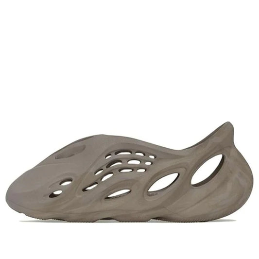 Yeezy Foam RNNR DISTRICT ONE NY Yeezy Foam RNNR DISTRICT ONE NY