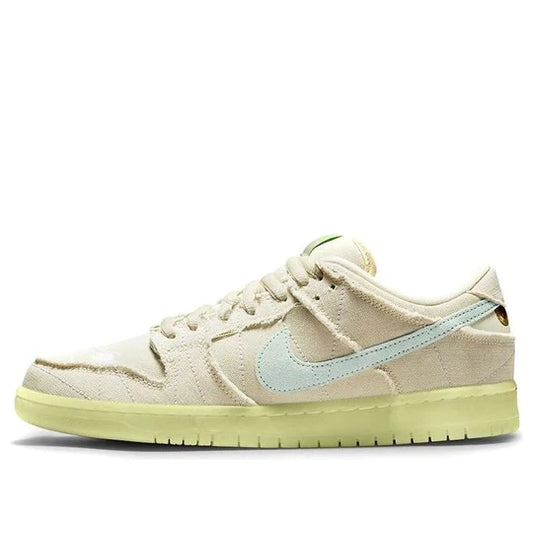 DM0774 111 Nike SB Dunk Low Mummy