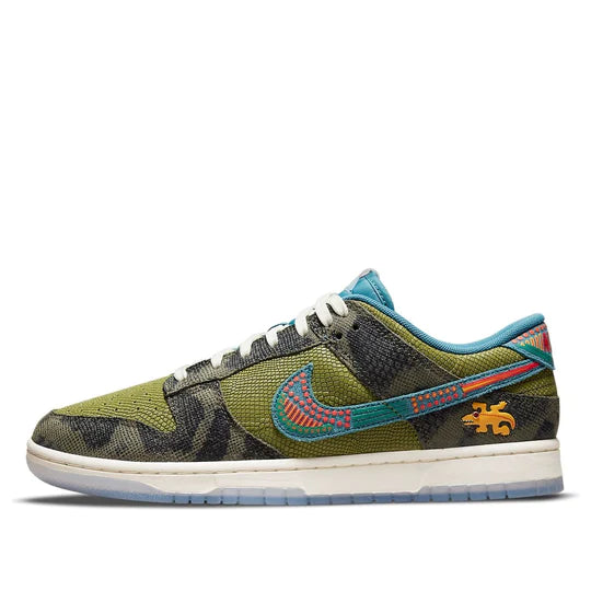 DO2160 335 Nike Dunk Low Siempre Familia