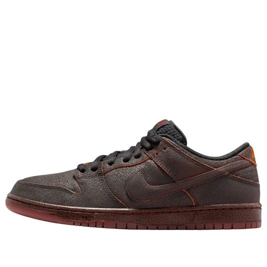 HV1668 001 Nike Dunk SB Low Krampus