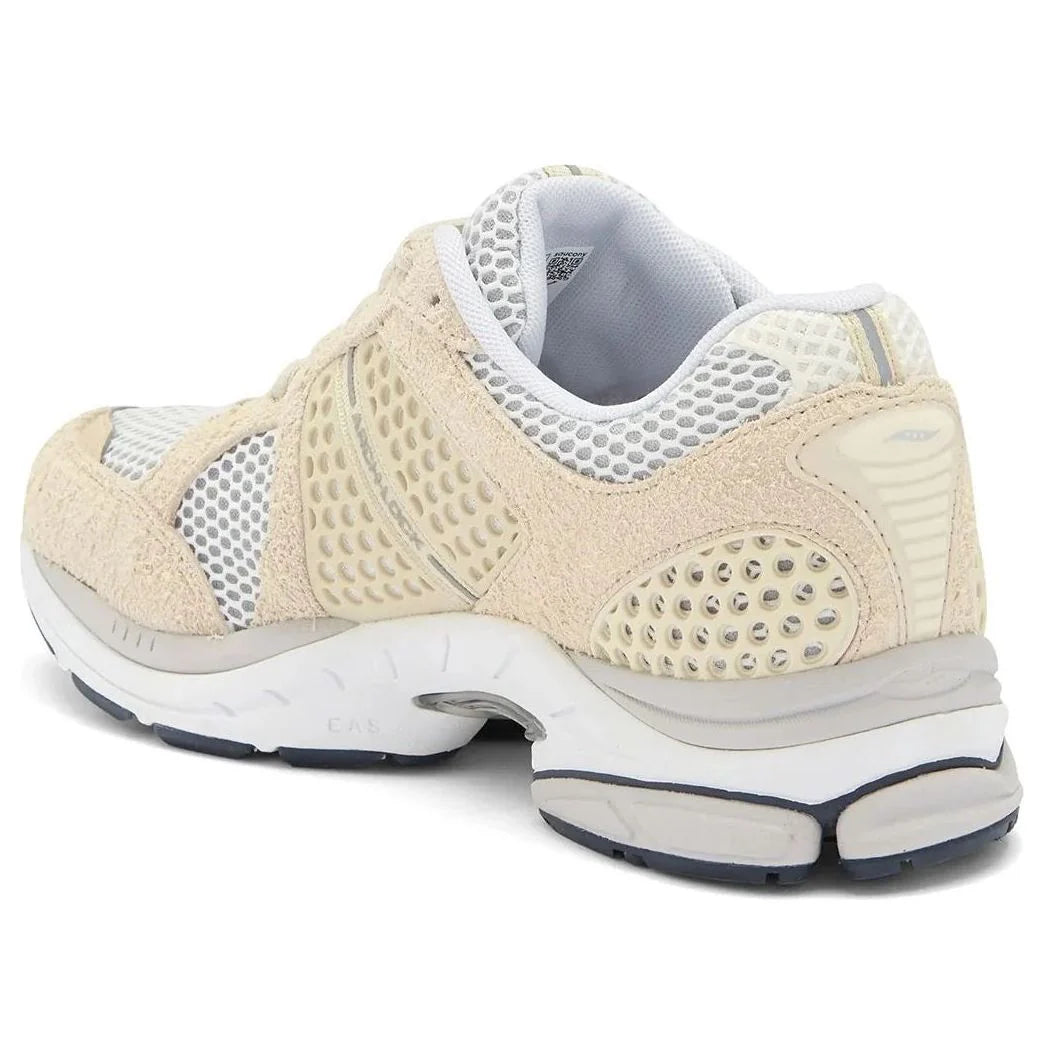 S70878 3 Saucony x Nordstrom ProGrid Triumph 4 Sand Ink