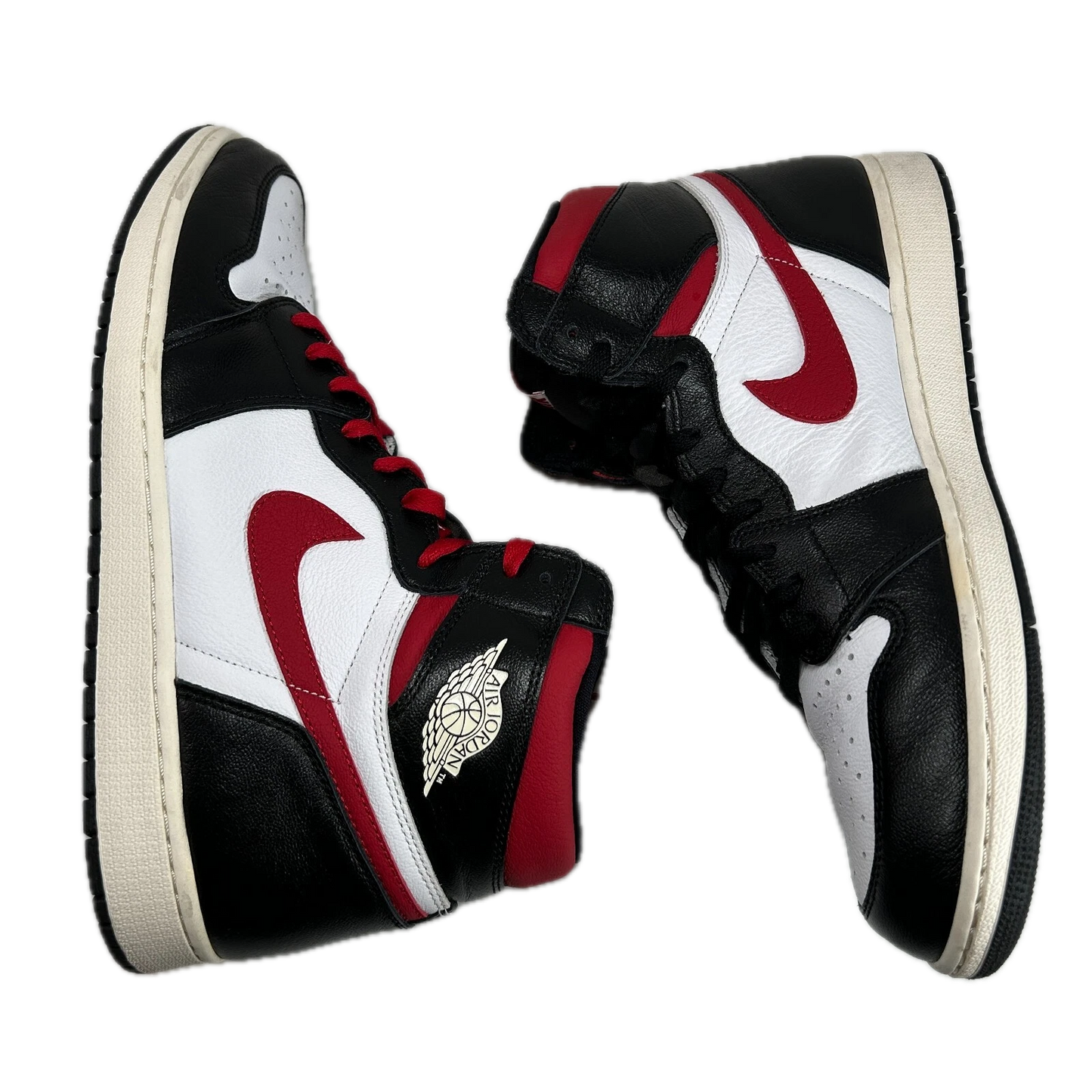 555088 061 Jordan 1 Retro High Bloodline [USED] - 13 (Used)