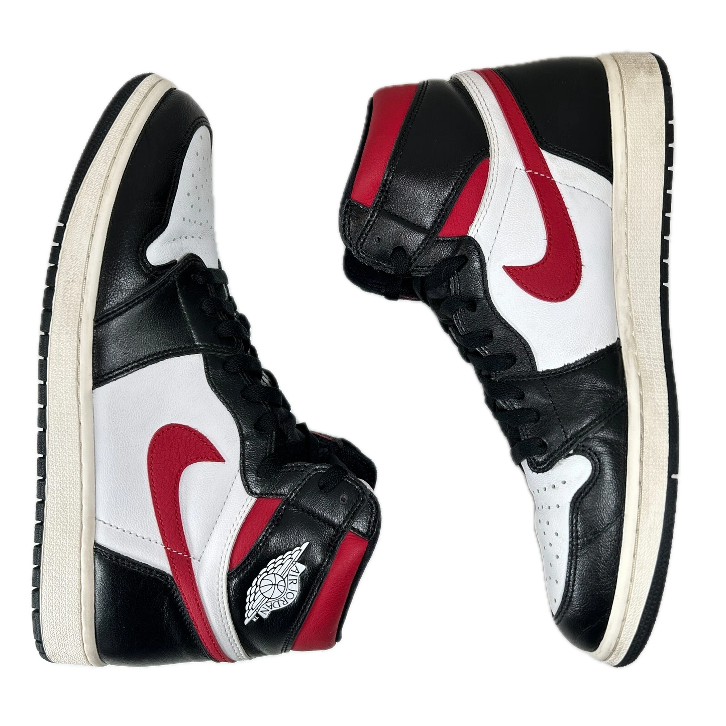 555088 061 Jordan 1 Retro High Bloodline [USED] - 12.5 (Used)