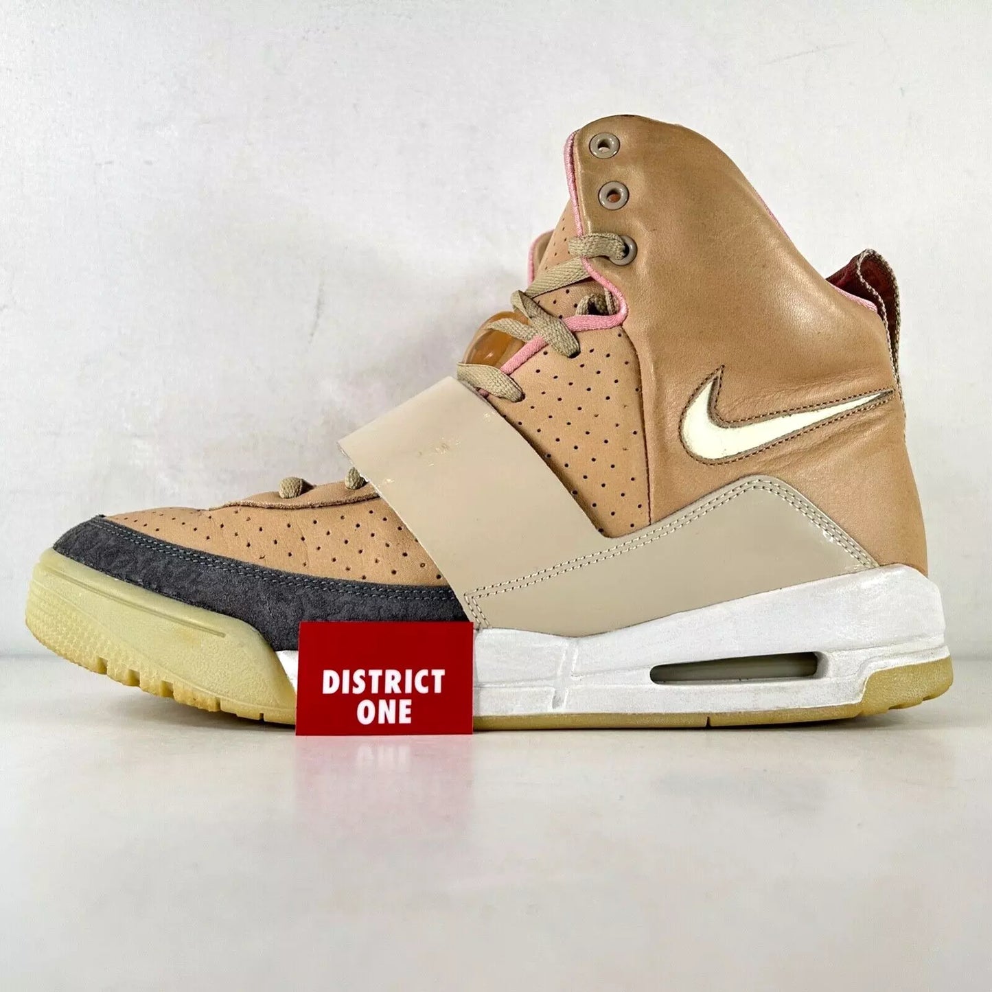 366164 111 Nike Air Yeezy 1 Net Tan 2009 [USED] - 11 M (Used)